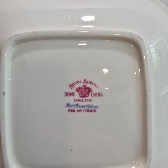 Royal Albert - Vintage Petit Point Handled Sweet Things Dish, Bone China - Picture 5 of 5